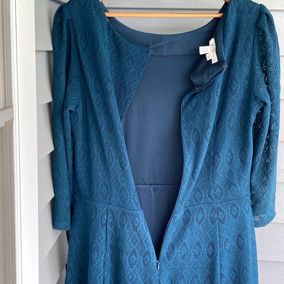 Teal blue dress with lace overlay and 3/4 puff sleeves - Picture 6 of 8